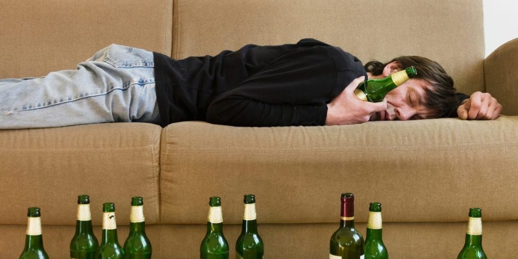 Alcohol and a Good Night's Sleep Don't Mix Rehab Guide Clinics