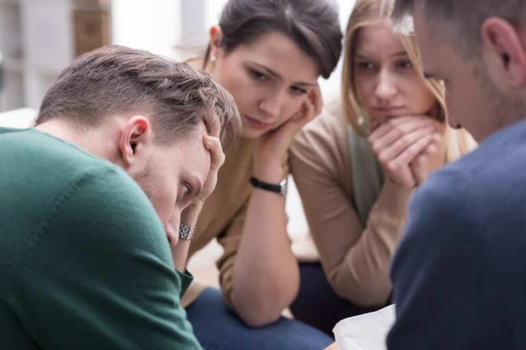 Group offering addiction family support in recovery process