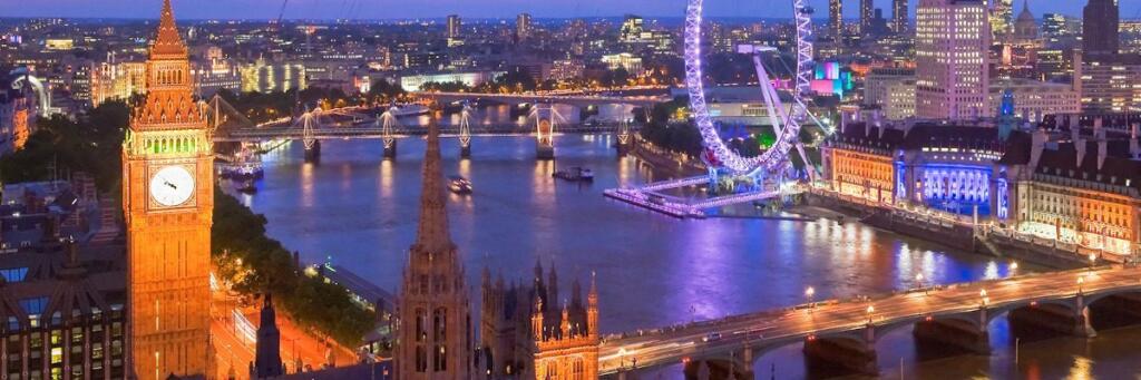 Night view of London Eye and Big Ben, symbolizing hope in addiction recovery