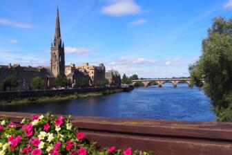 View of Perth's river and buildings, promo for rehab Perth alcohol programs